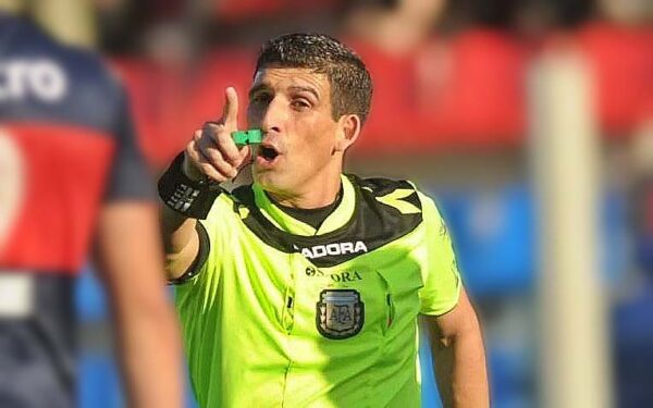 Árbitro Andrés Merlos